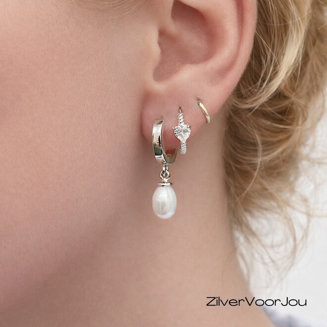 Zilveren huggie hoops parel