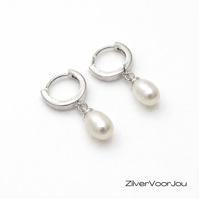 Zilveren huggie hoops parel