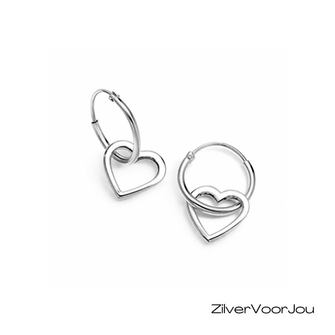 Zilveren oorringen hartje
