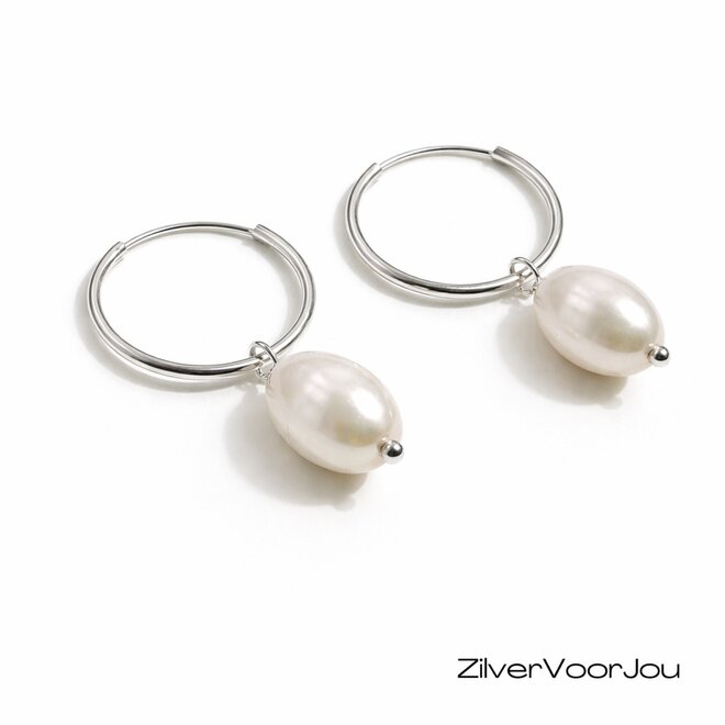 Zilveren oorringen witte zoetwaterparel