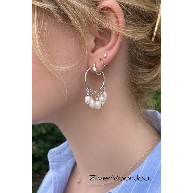 Zilveren zoetwaterparel oorringen