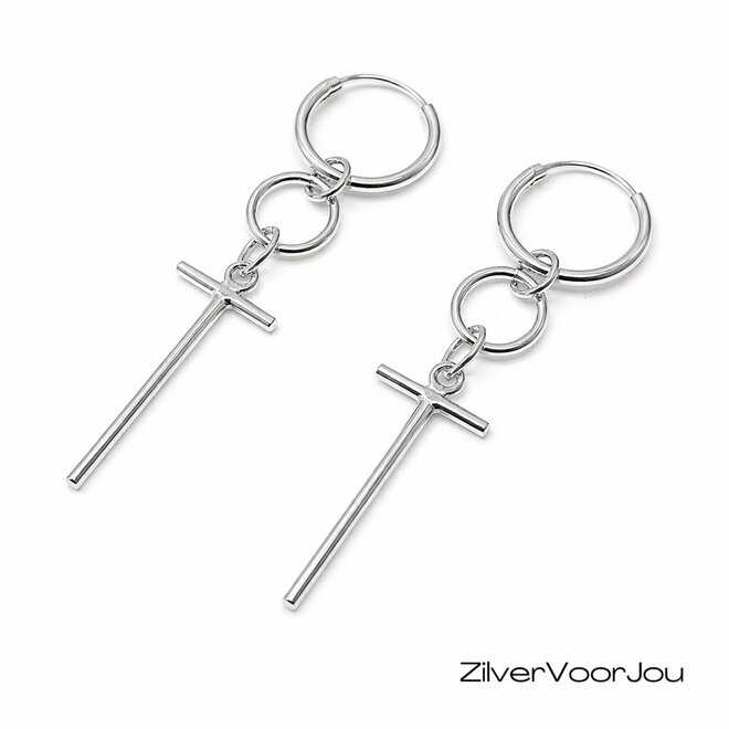 Zilveren kleine creolen met lang kruis hanger