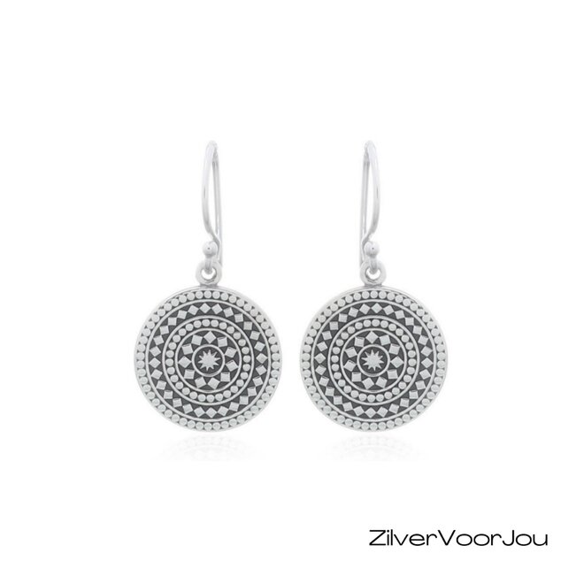 Zilveren bohemian mandala disc oorbellen