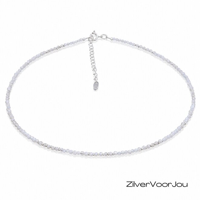 Zilveren choker ketting maansteen met 2 mm zilveren spacer balletjes