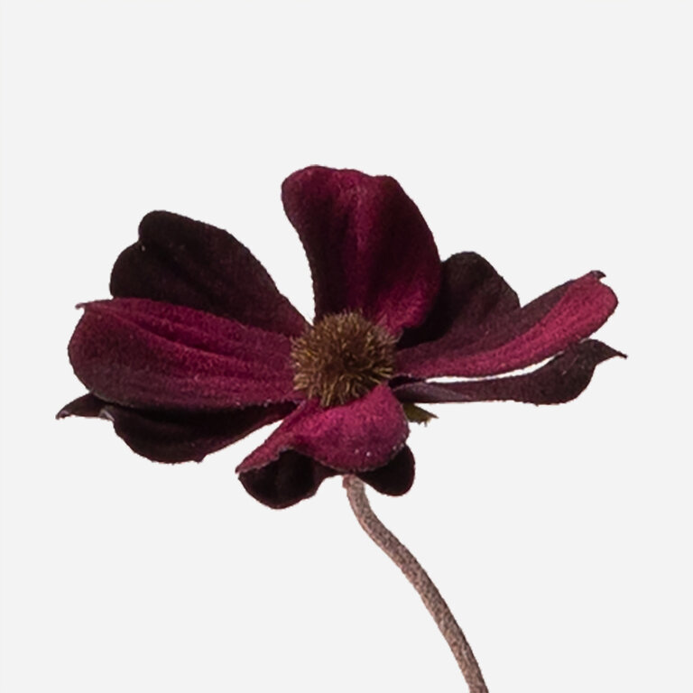 Kunststeel Margriet met paarse zijden bloemen is een kunststeel met een natuurgetrouwe uitstraling en een lengte van 77 cm.