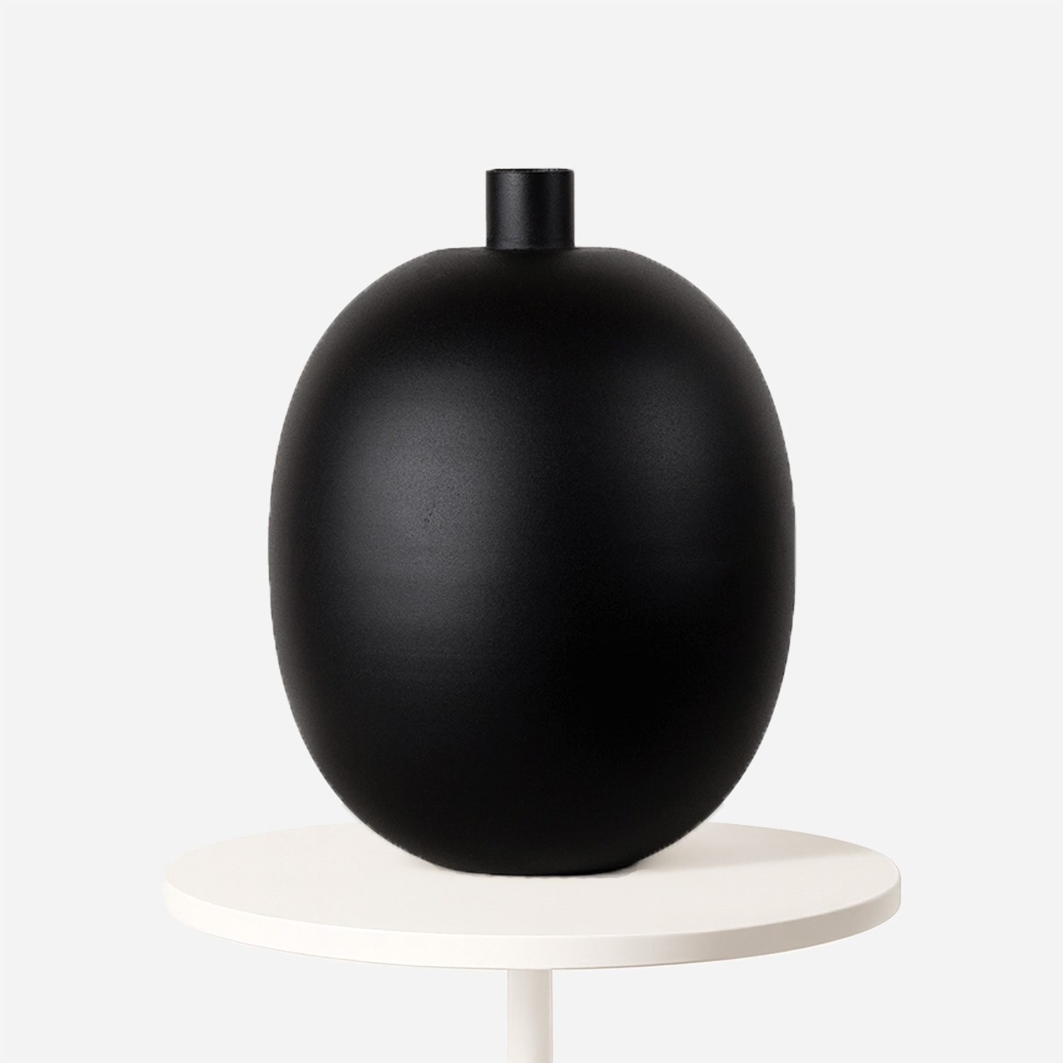 Vase the World Metalen vaas Sandy zwart (26 x 34 cm)