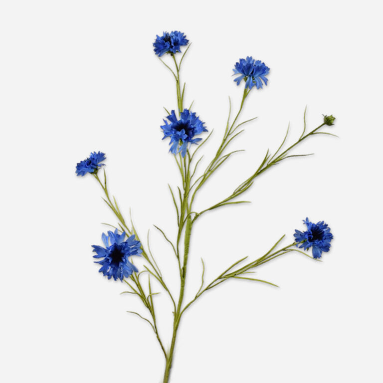Kunststeel Korenbloem met blauwe zijden bloemen en groene bladeren is een kunststeel met een natuurgetrouwe uitstraling en een lengte van 92 cm.