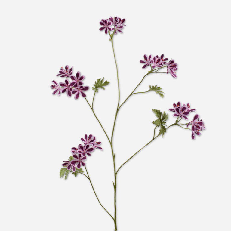 Kunststeel Geranium met paarsroze zijden bloemen en groene bladeren is een kunststeel met een natuurgetrouwe uitstraling en een lengte van 94 cm.