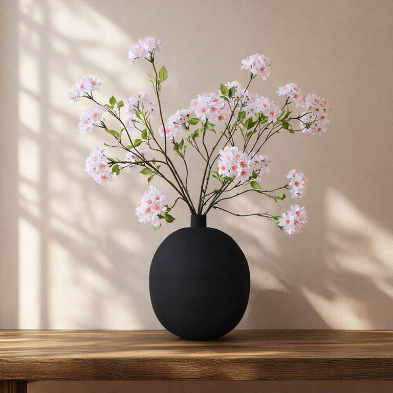 Zijden bloemen boeket Luna Blanc is een luchtig boeket met witte bloesem.