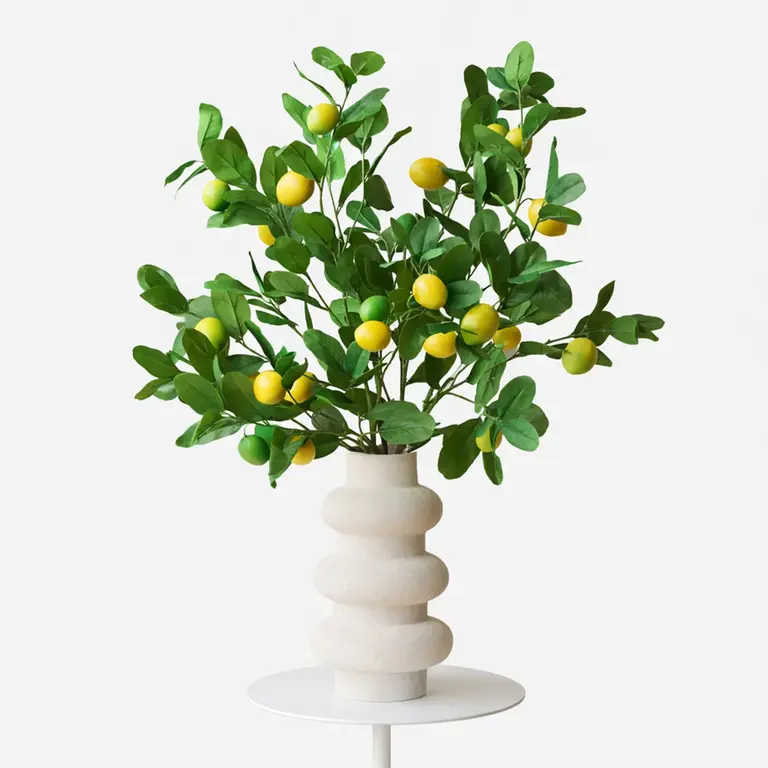 Zijden boeket Lemon Zest is een fris en kleurrijk boeket met citroen fruittakken.