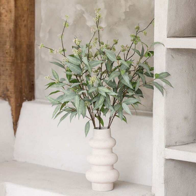 Zijden boeket Amaya Misty is een groot boeket met dille en eucalyptus.