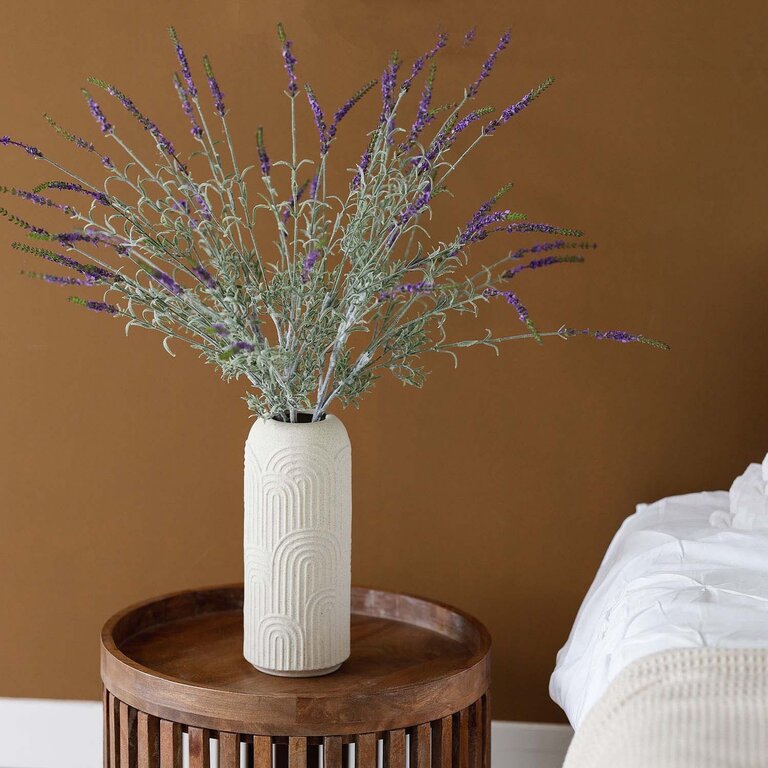 Zijden bloemen boeket Macy Bloom is een luchtig veldboeket met paarse lavendel.