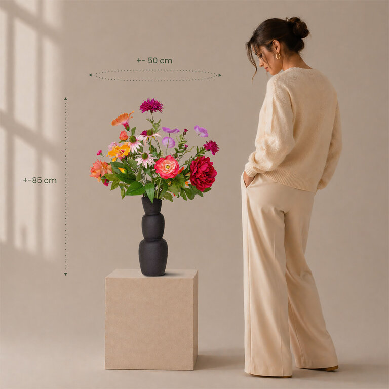 Zijden bloemen boeket Zara Isa is een kleurrijk veldboeket van kunstbloemen in roze, oranje en paarse tinten.