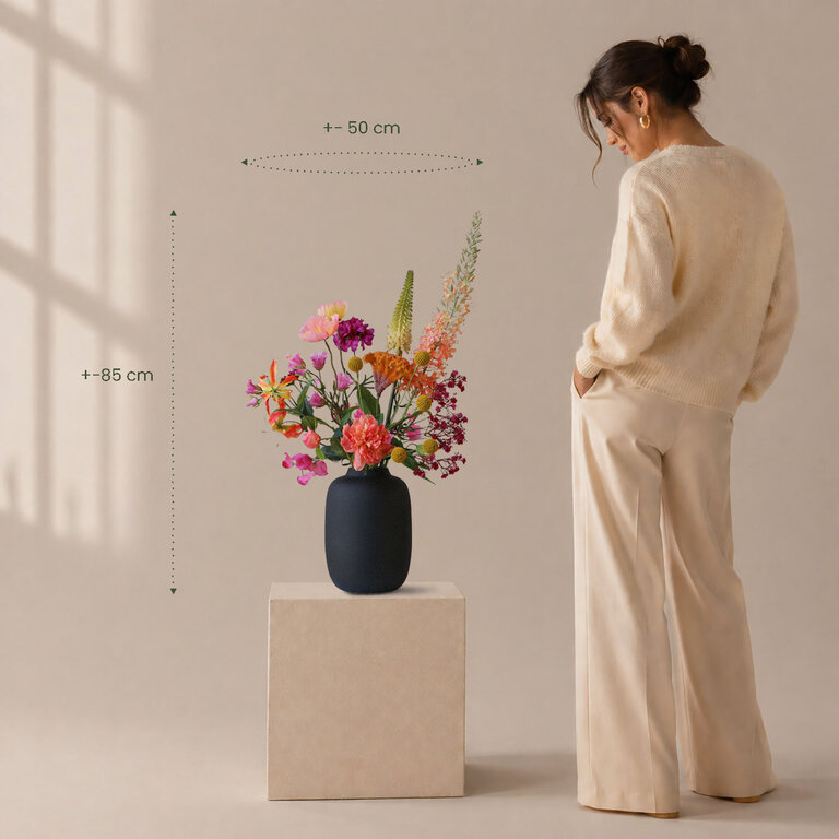 ★ Hét perfecte Moederdag cadeau! ★<br />
Zijden bloemen boeket Amira Sun is een warm en vrolijk veldboeket van kunstbloemen in oranje, roze, gele en paarse tinten.