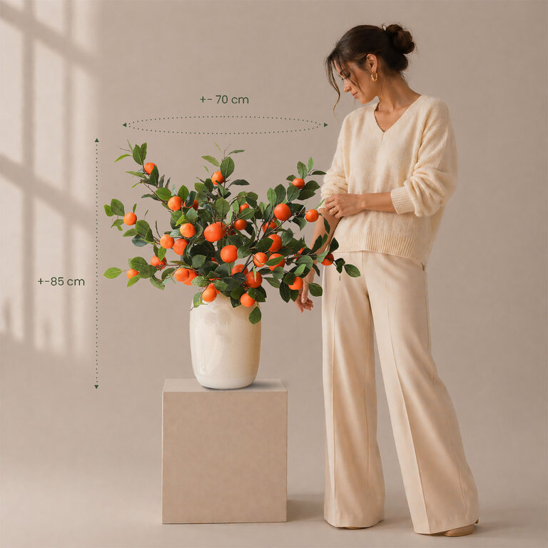 Zijden boeket Sunset Orange is een warm en rijk boeket met sinaasappel fruittakken.