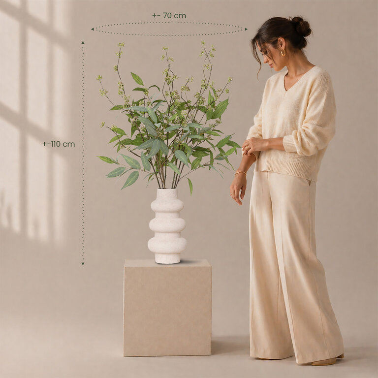 Zijden boeket Amaya Misty is een groot boeket met dille en eucalyptus.