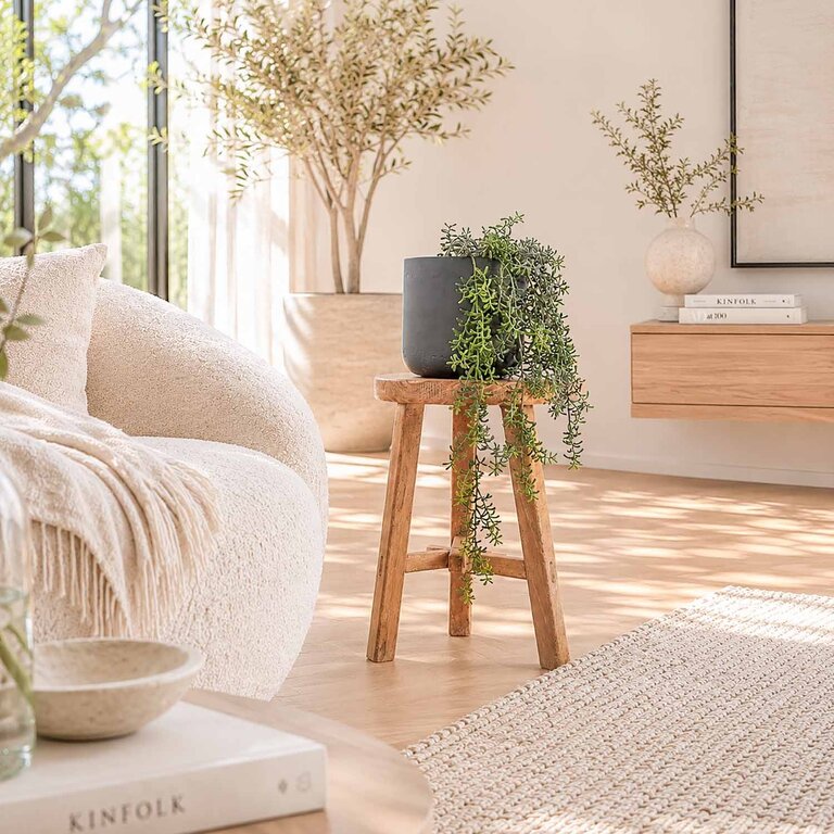 Kunstplant hangend Rhipsalis met groene bladeren is een hangplant met een natuurgetrouwe uitstraling en een lengte van 72 cm.