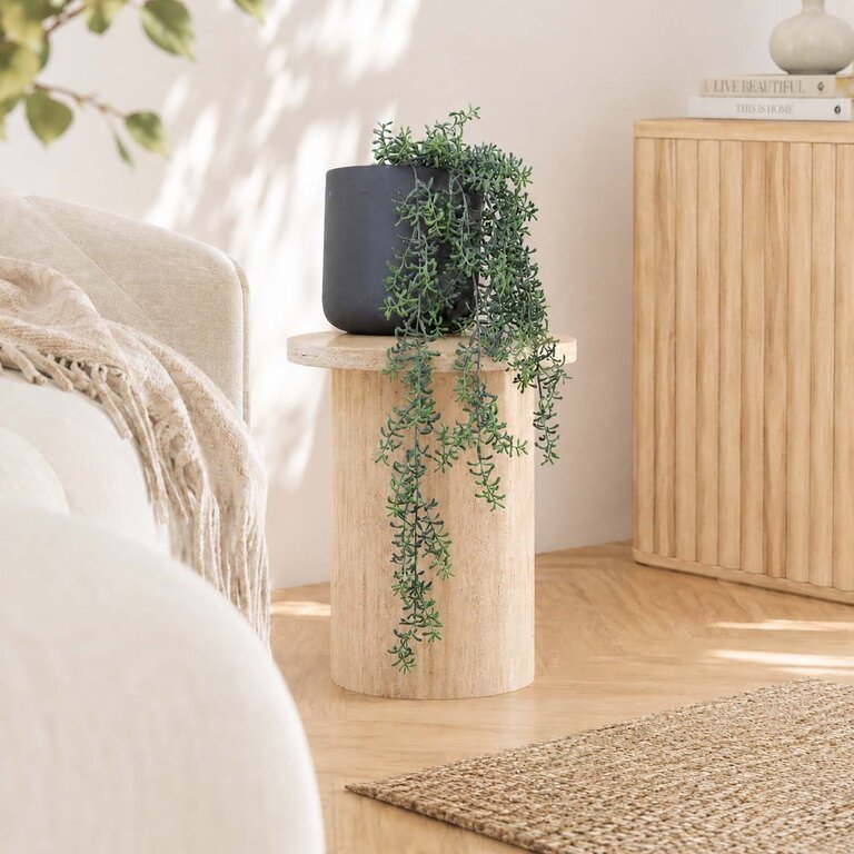 Kunstplant hangend Rhipsalis met groene bladeren is een hangplant met een natuurgetrouwe uitstraling en een lengte van 72 cm.