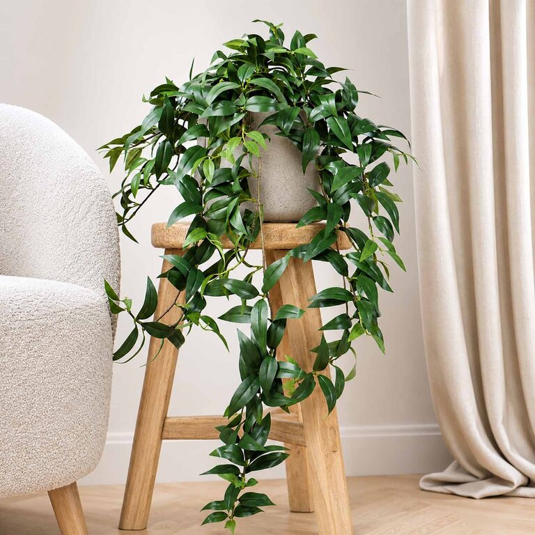 Kunstplant hangend Tradescantia met groene bladeren is een hangplant met een natuurgetrouwe uitstraling en een lengte van 105 cm.