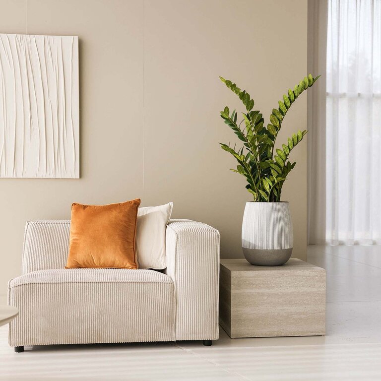 Kunstplant Zamioculcas met groene bladeren is een middelgrote kunstplant in binnenpot met een natuurgetrouwe uitstraling en een hoogte van 110 cm.