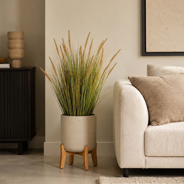 Kunstplant Pennisetum gras is een kunstgras in binnenpot met een natuurgetrouwe uitstraling en een hoogte van 99 cm.