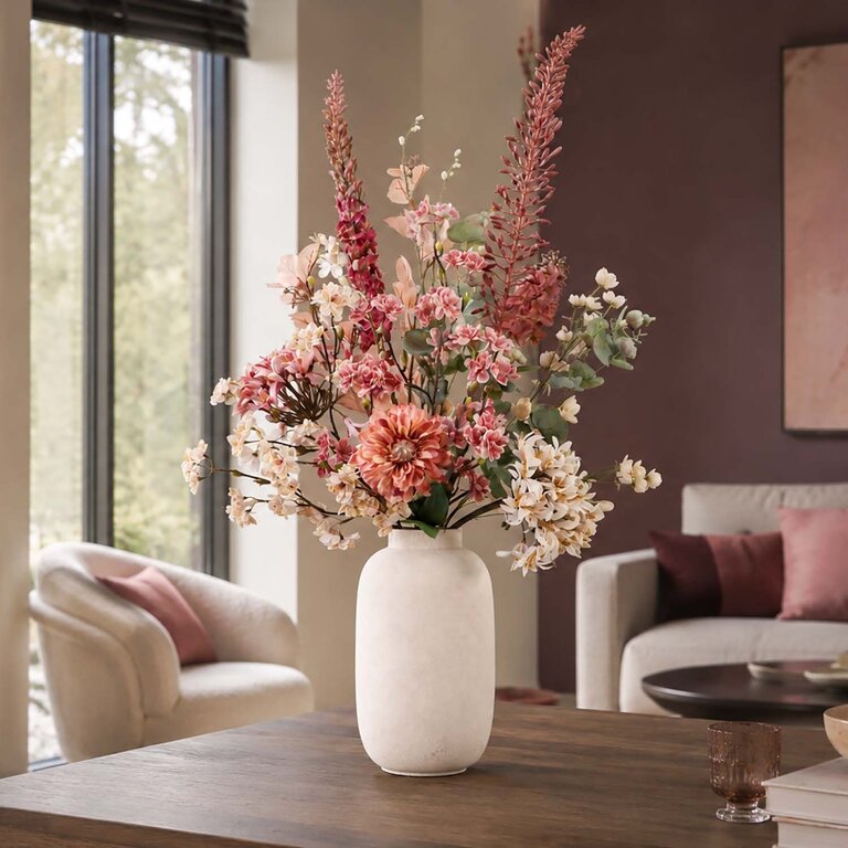 Zijden bloemen boeket Nora Ember is een groot en zacht herfstboeket van kunstbloemen in roze, beige en crème tinten.
