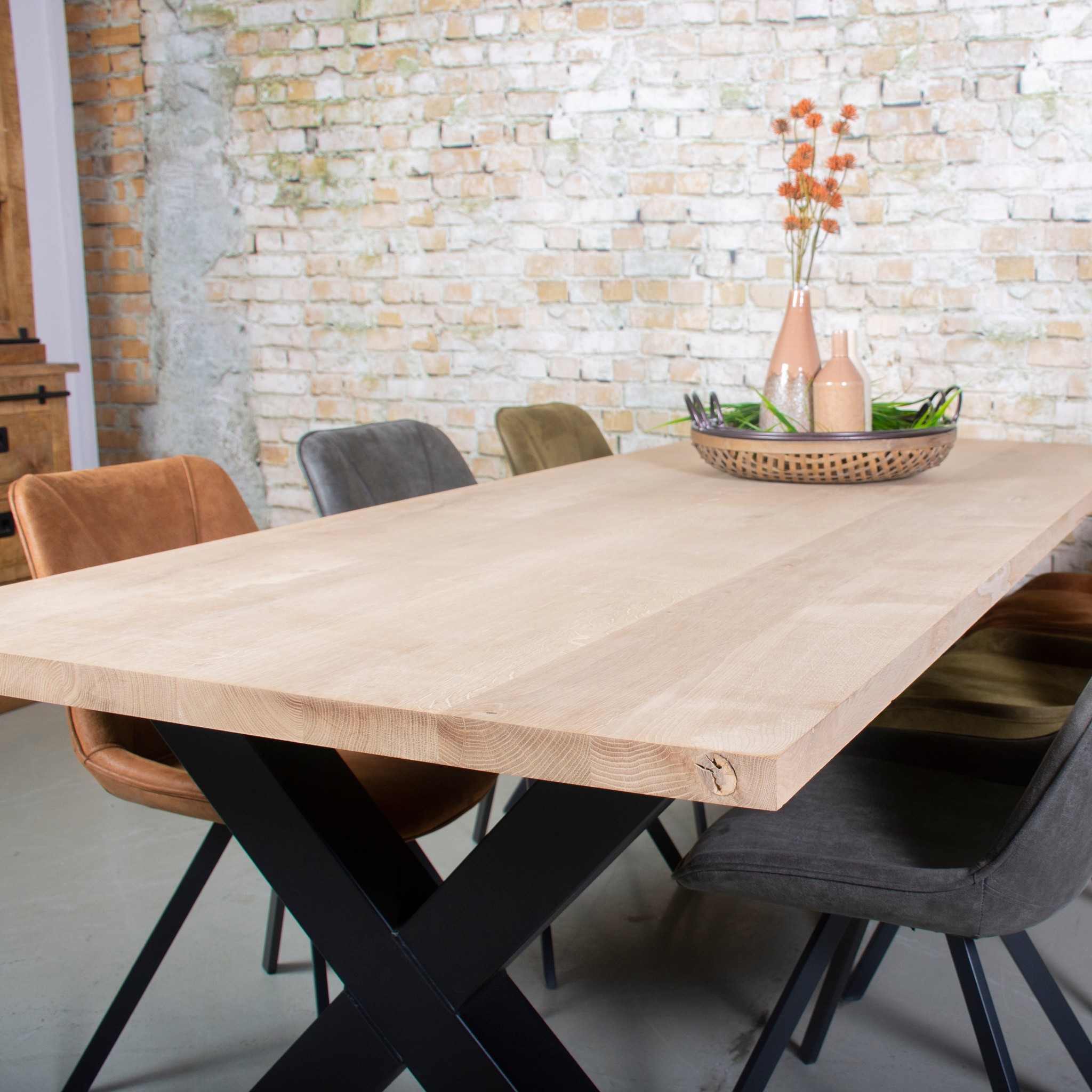 Beleefd Buurt Koopje Massief eiken tafel | rechte rand en 3D tafelpoot | Massief eiken Eettafel  met stalen poten