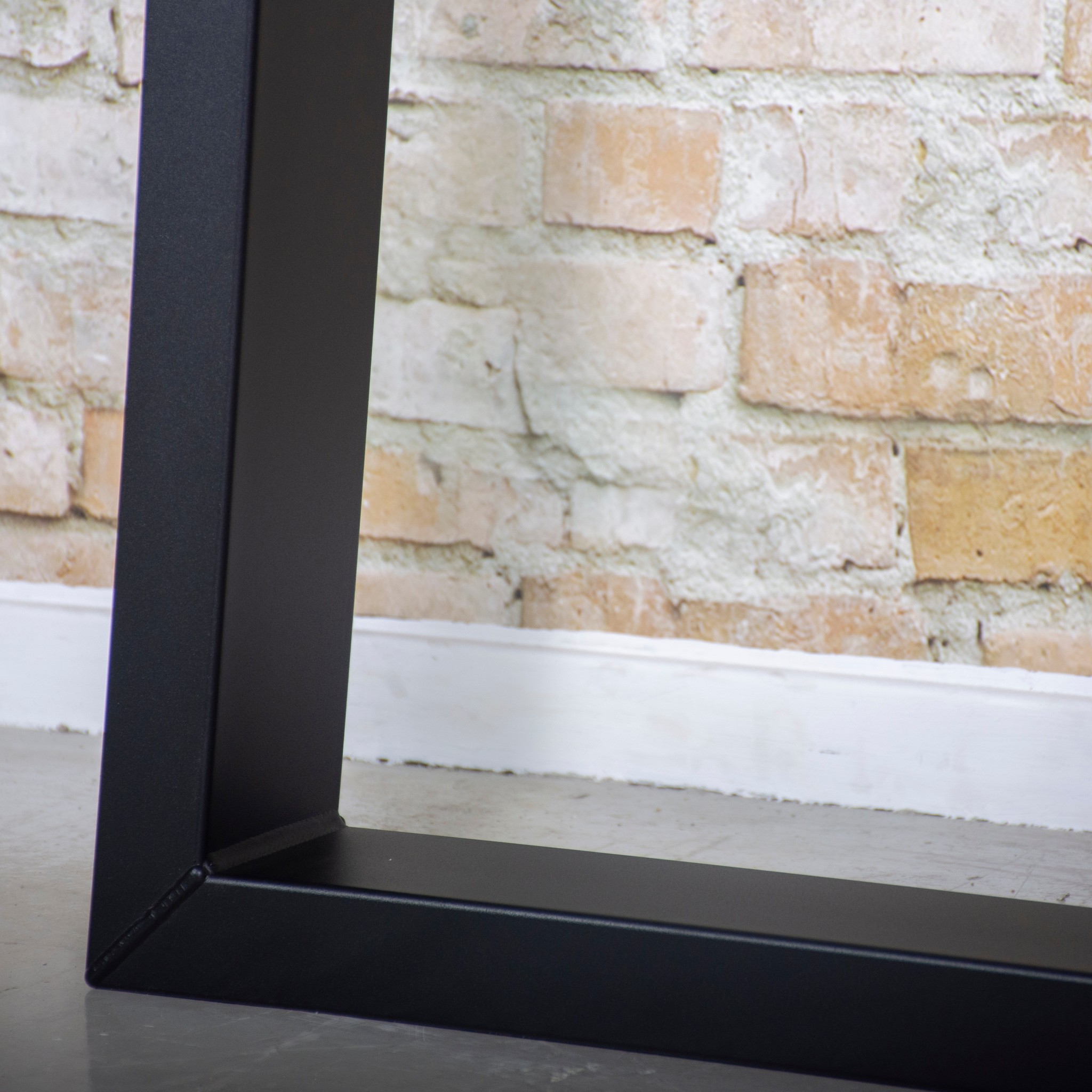 Esstisch Mangoholz | Dünnes Trapezbein