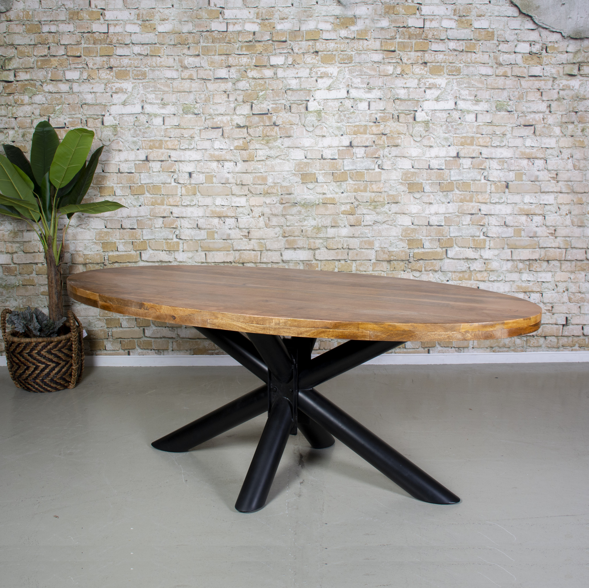 Eettafel Louis mangohout ovaal | Eettafel mangohout stalen