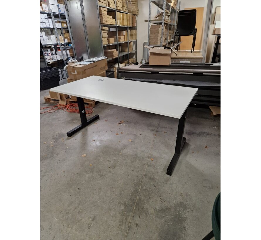 Bureau 160x80 - ingebouwde draadloze oplader