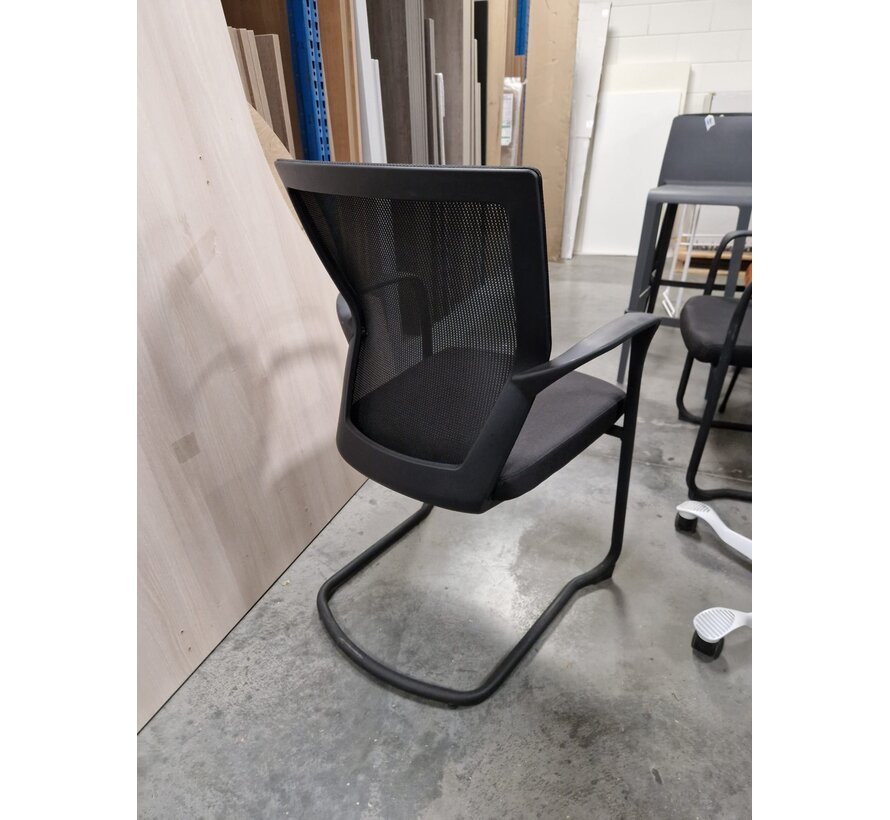 2 Vergaderstoelen - Zwart - Mesh Rug - Armleuningen