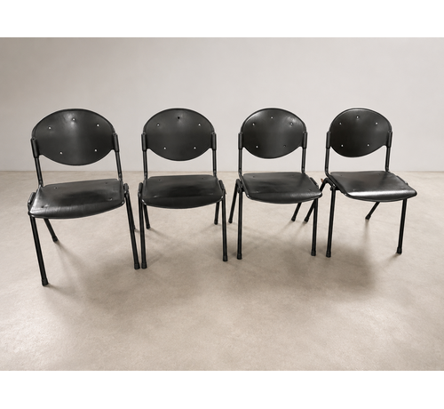 SZ Outlet: 4 Kantinestoelen zwart kunststof met stalen frame