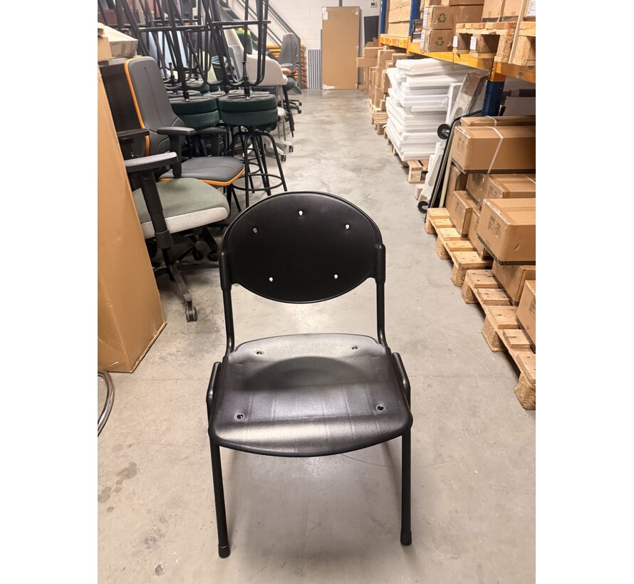 Outlet: 4 Kantinestoelen zwart kunststof met stalen frame