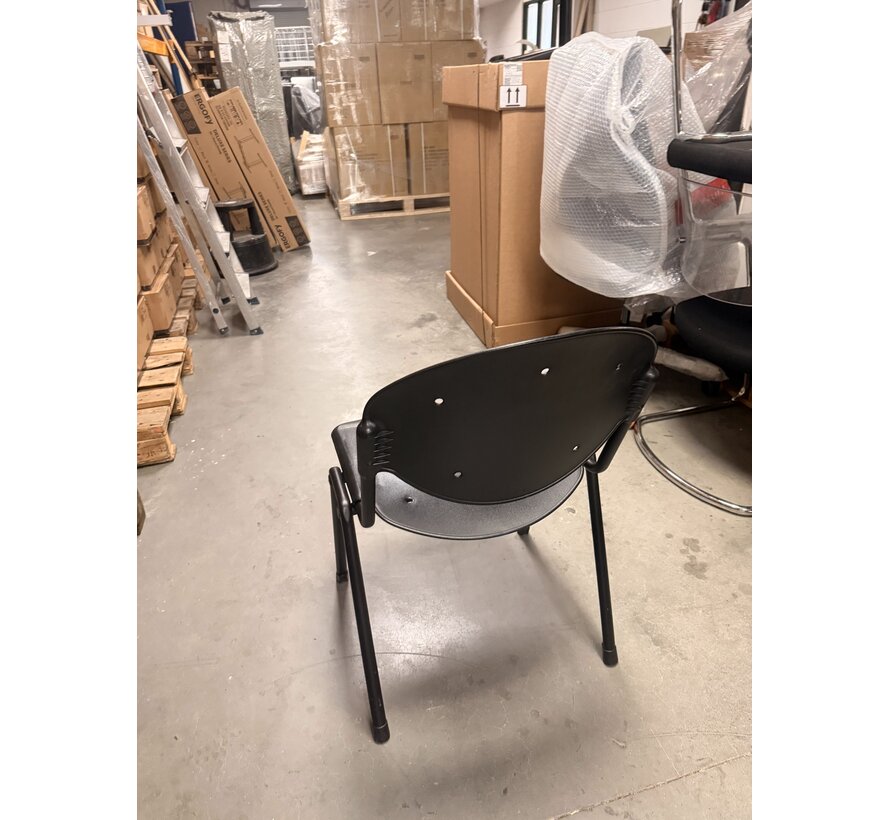 Outlet: 4 Kantinestoelen zwart kunststof met stalen frame