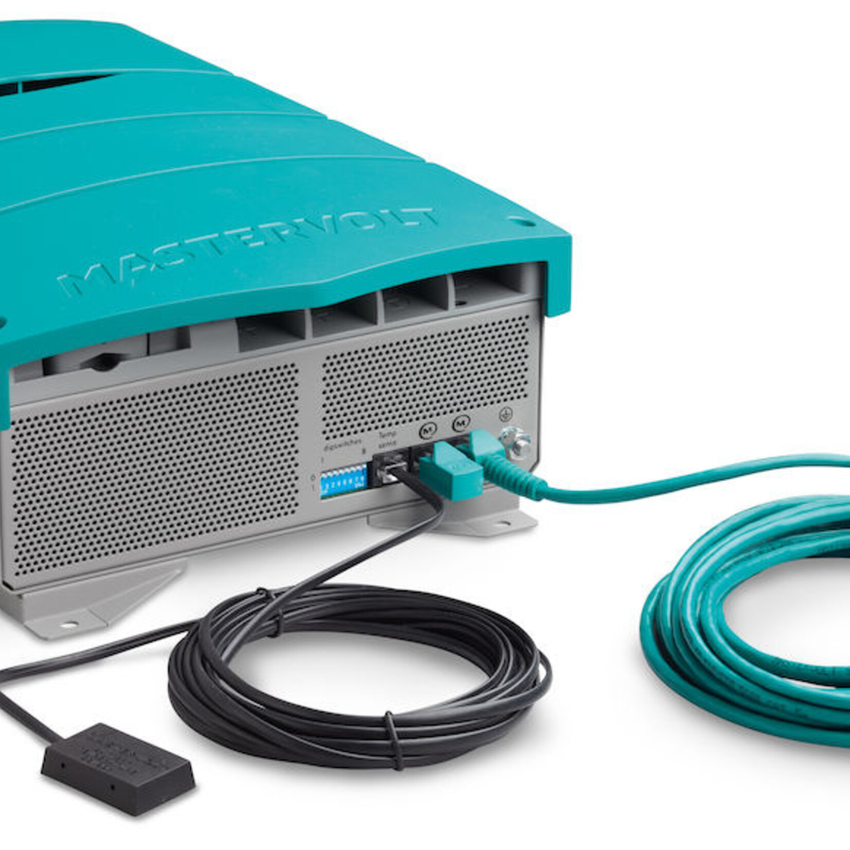 Mastervolt Mastervolt ChargeMaster Plus 24/40-3 – smart multi-voltage charger for 24V house and 12V start batteries