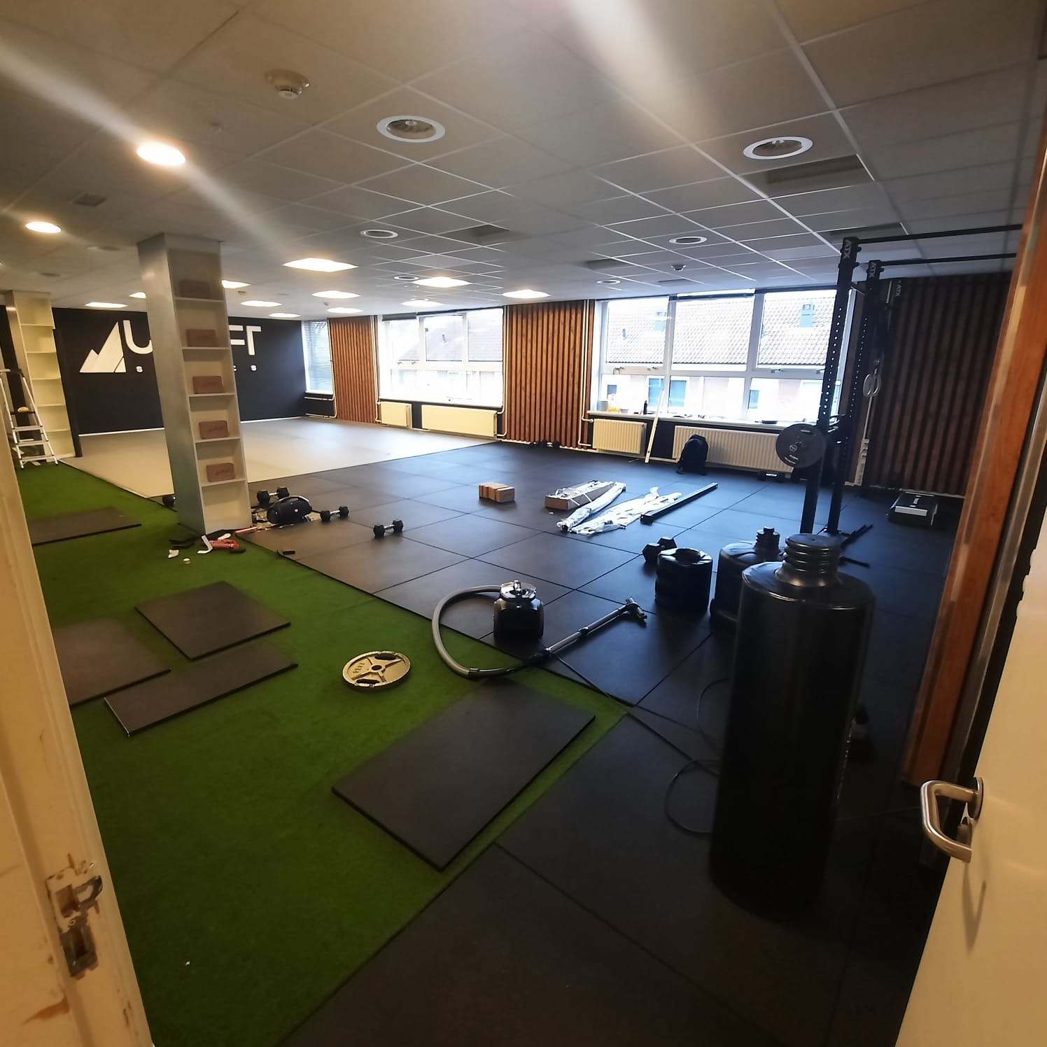 Puzzle Tiles | Five | Blue | 100 x 100 cm - Copy - Copy