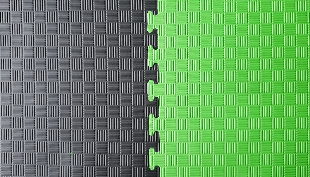 Puzzle mat |100 x 100 x 2 cm | Green / Black
