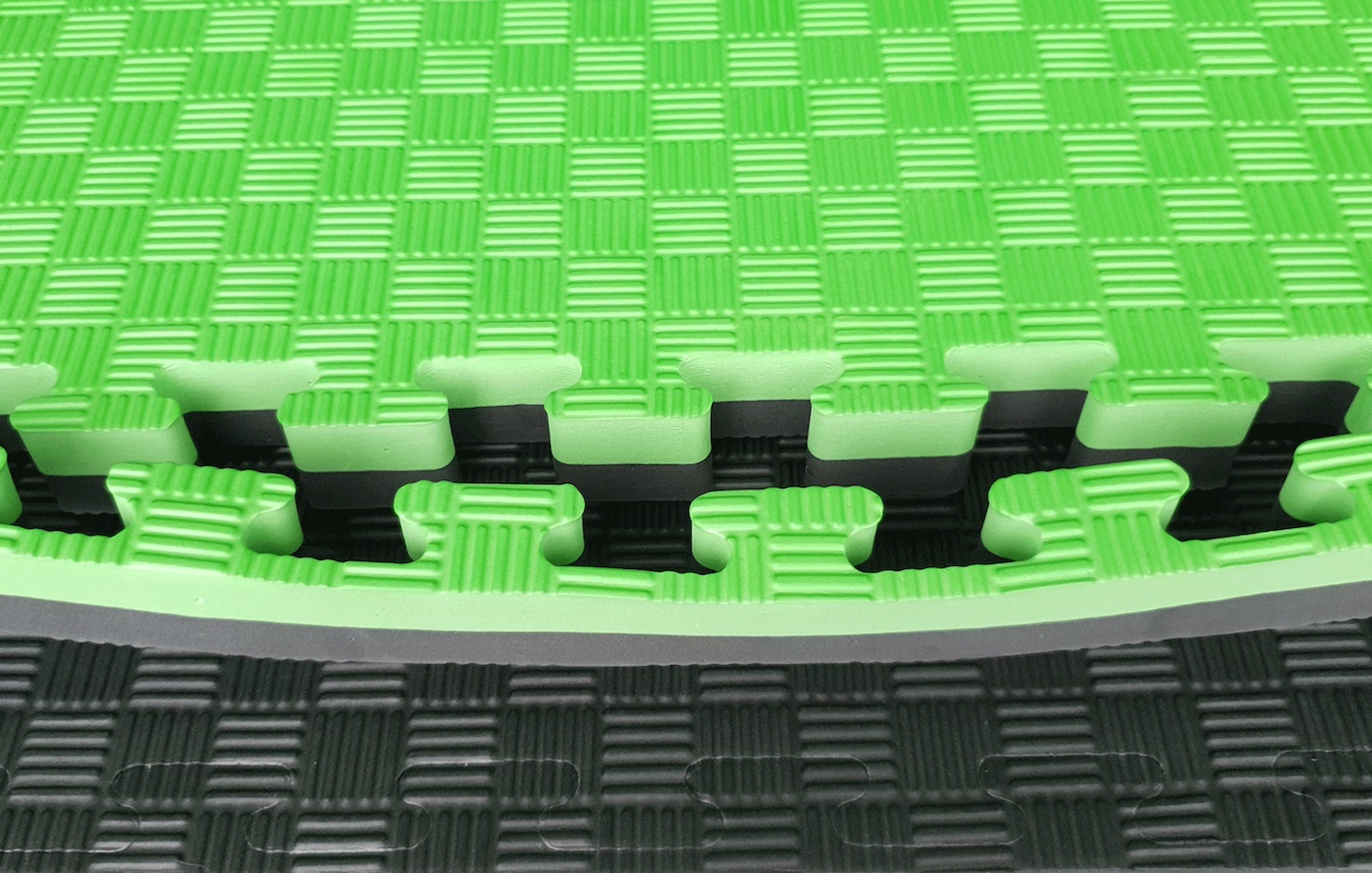 Puzzle mat |100 x 100 x 2 cm | Green / Black