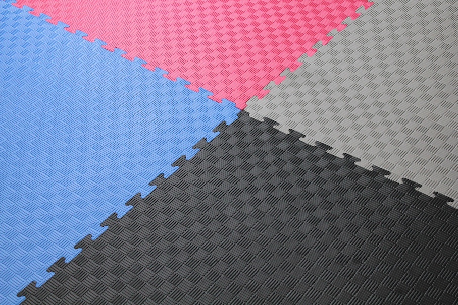 Puzzle mat |100 x 100 x 4 cm | Green / Black