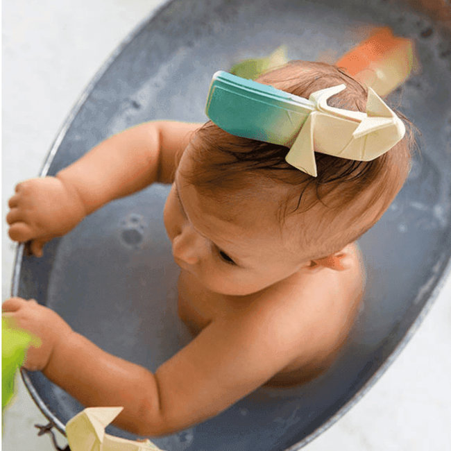 Oli & Carol Whale H2 Origami teething and bath toy whale