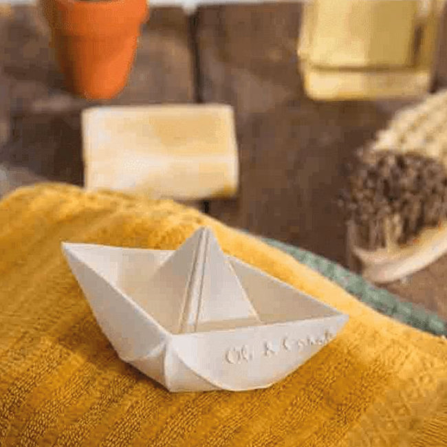 Oli & Carol Origami boat white teething and bath toy