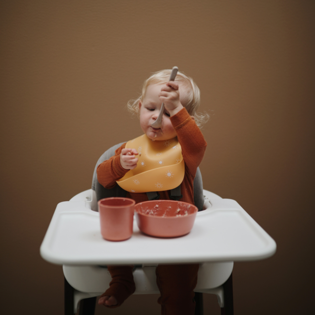 Mushie Silikon Lätzchen Sun Gelb