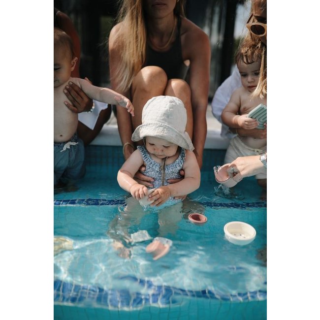 Mushie Beißring Regenbogen Cambridge Blue