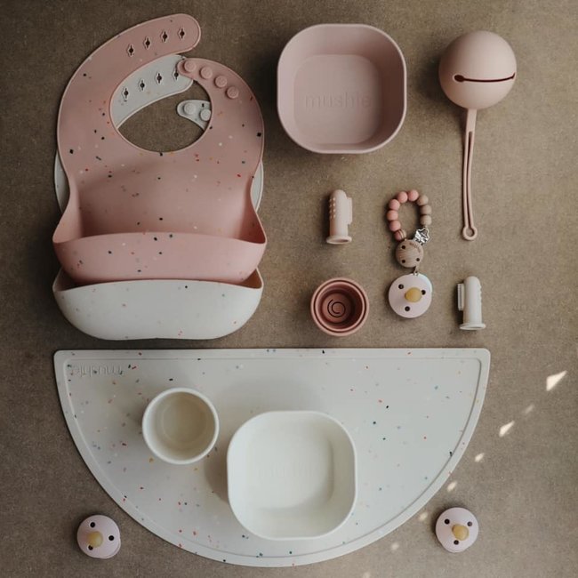Mushie Silicone Bib Confetti Beige