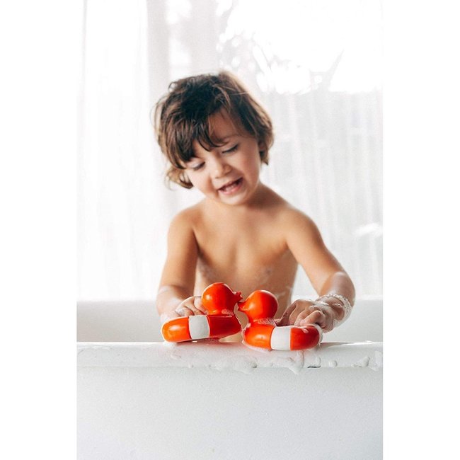 Oli & Carol Flo the floatie red teething and bath toy