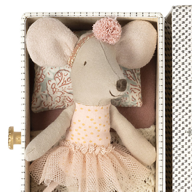 Maileg Dancing Mouse In Daybed Little Sister