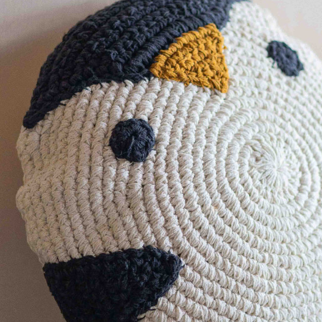 KidsDepot Sierkussen Pinguïn Pim Beige