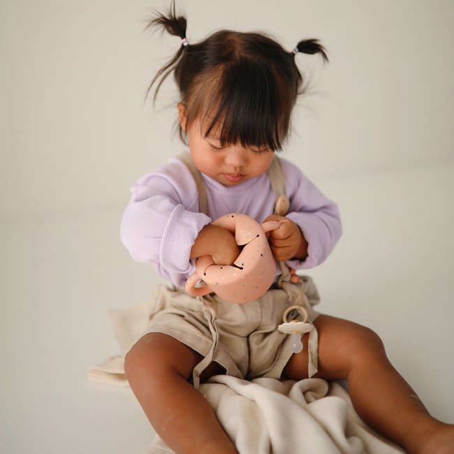 Mushie Snack Cup Confetti Powder Pink