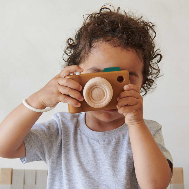 Liewood Michael Kamera Holz Golden Caramel