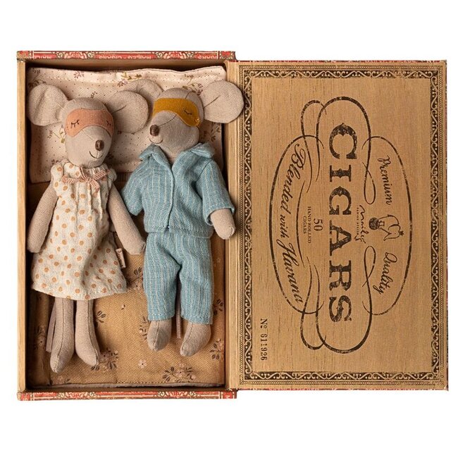Maileg Mum & Dad Mouse In Cigar Box